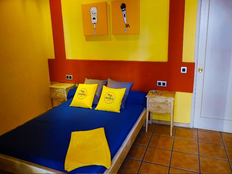 Ten Hostel Ibiza Town Exterior photo